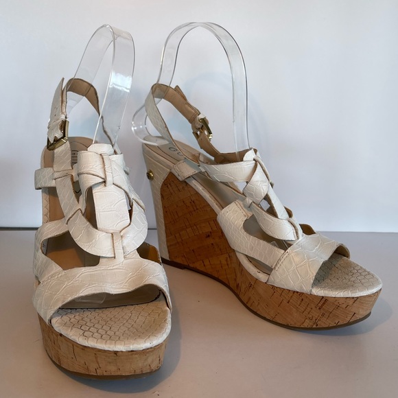 Guess Harlea size 8.5 White Snake Skin Embossed Cork Wedge Heels - Picture 2 of 7